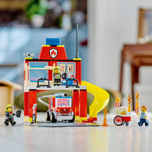 Load image into Gallery viewer, Lego City Fire Station And Fire Truck 60375
