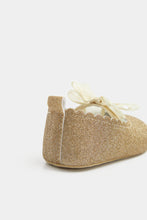 Load image into Gallery viewer, Mothercare Gold Glitter Pram Shoes
